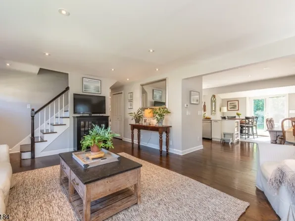 49 Meadow Ln, Bloomfield Twp., NJ 07003