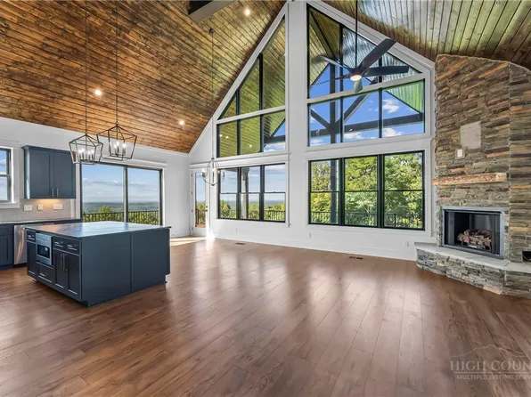 4898 Soaring Top Lane, Lenoir, NC 28645