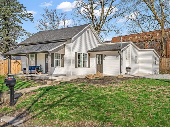 407 S Main St, Veedersburg, IN 47987