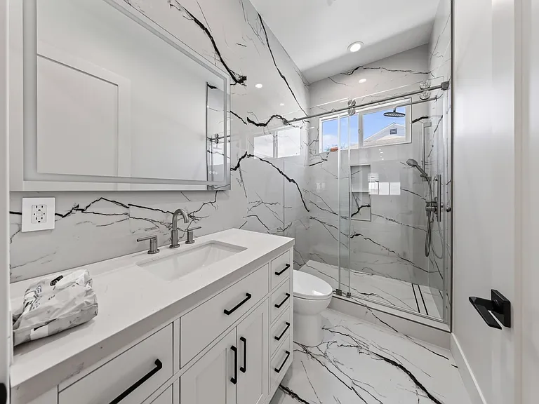 8018 Shadyglade Ave — Photo 47