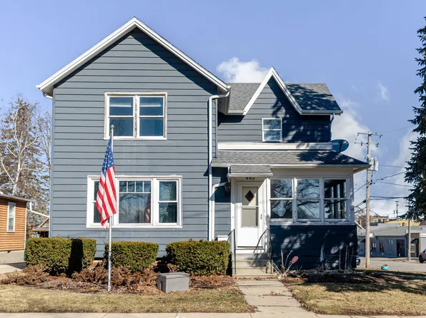 405 W High St, Sycamore, IL 60178