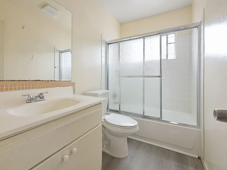 3877 Menlo Ave #10 — Photo 14