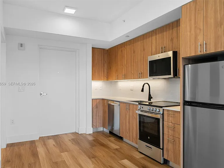 650 SW 1st St #303 — Photo 8