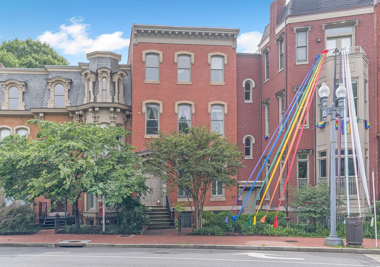 Available Now! Two Bed/Two Bath in the Most Walkable Part of DC, Logan Circle! — Photo 2
