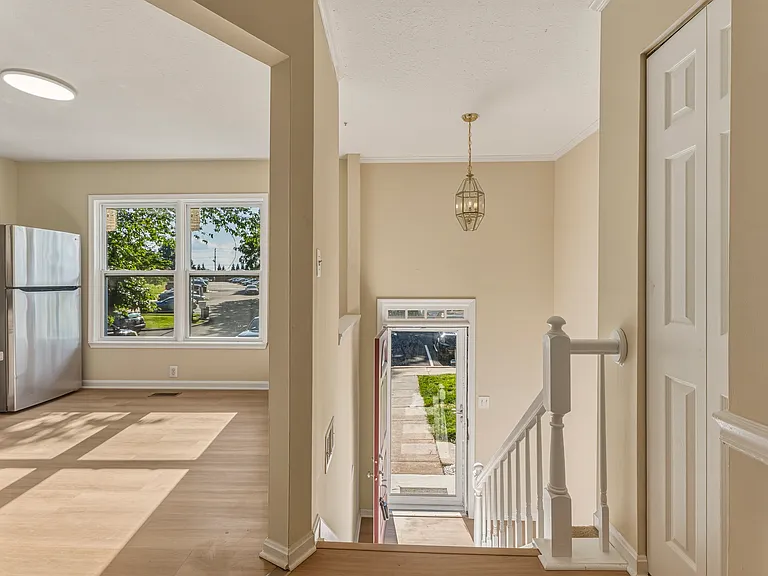 55 Oak Crest Ct — Photo 5