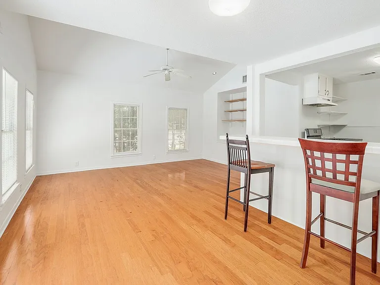 1703 Alegria Rd — Photo 6