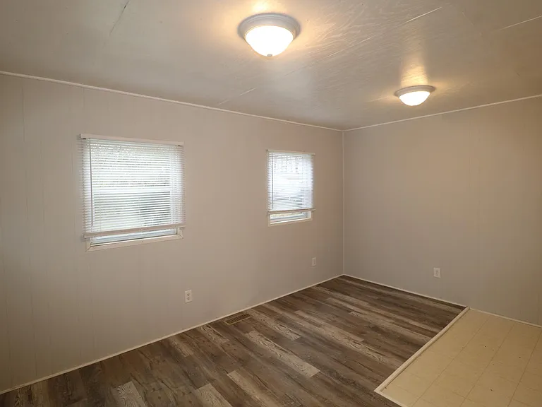 130 Court St — Photo 15