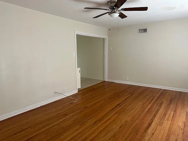 3 bed, 1.5 bath, 1238 sqft, $1,300 — Photo 3