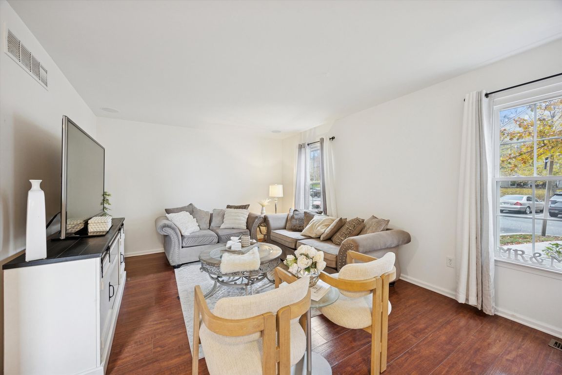 next background image