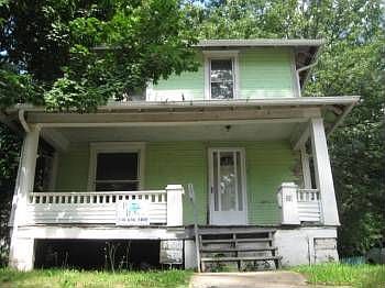 2nd image of 811 Allyn St
