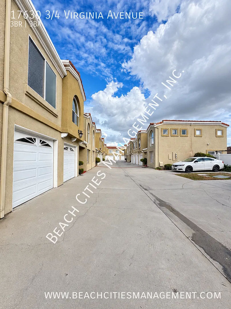 3 Bedroom 2 Car Garage Townhome in Bellflower — Photo 2