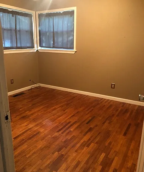 1143 N Turner Ave — Photo 5