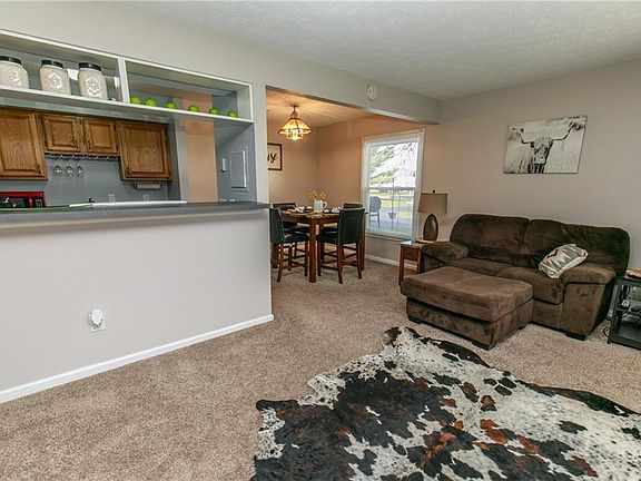 5th image of 150 Canterbury Ln #C-31