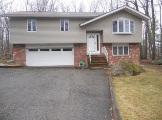 7 Di Vito Trl, Hopatcong, NJ 07843