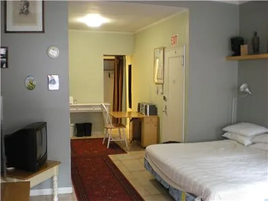 Rented by R New York | media 21