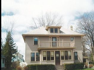 1027 12th Ave, Grafton, WI 53024