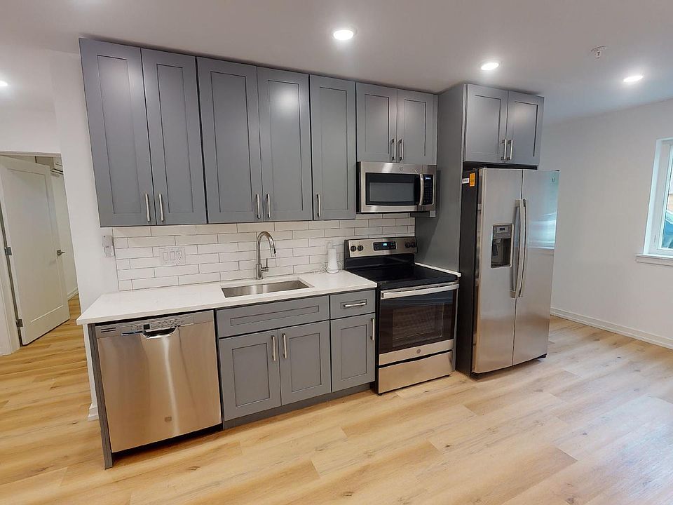 1st image of 1344-46 N Marston St #101