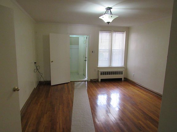 4th image of 9413 Seaview Ave #1