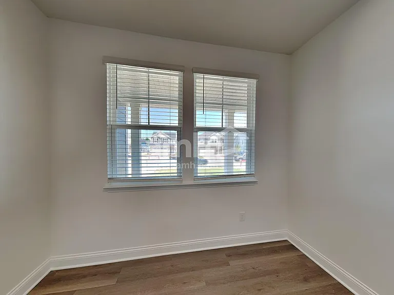 315 Pine Hill Ct — Photo 12