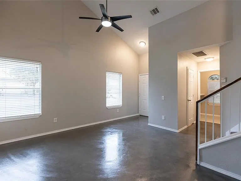 1701 Golden Sunrise Ln — Photo 5