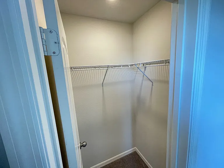 1630 Tench Ct — Photo 11
