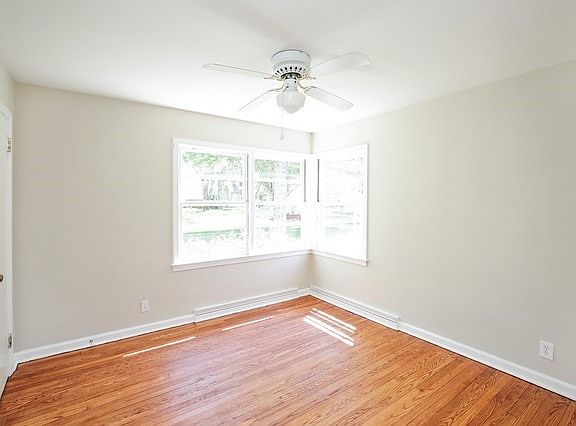 2nd image of 3528 Louise St