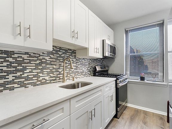 5th image of 89-08 NE Northern Blvd #306
