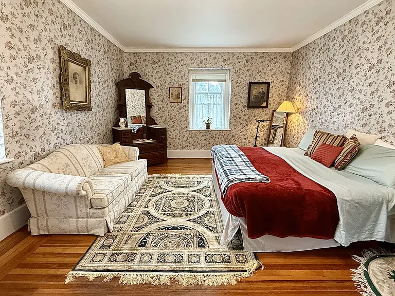 33 Richardson St #2 — Photo 3