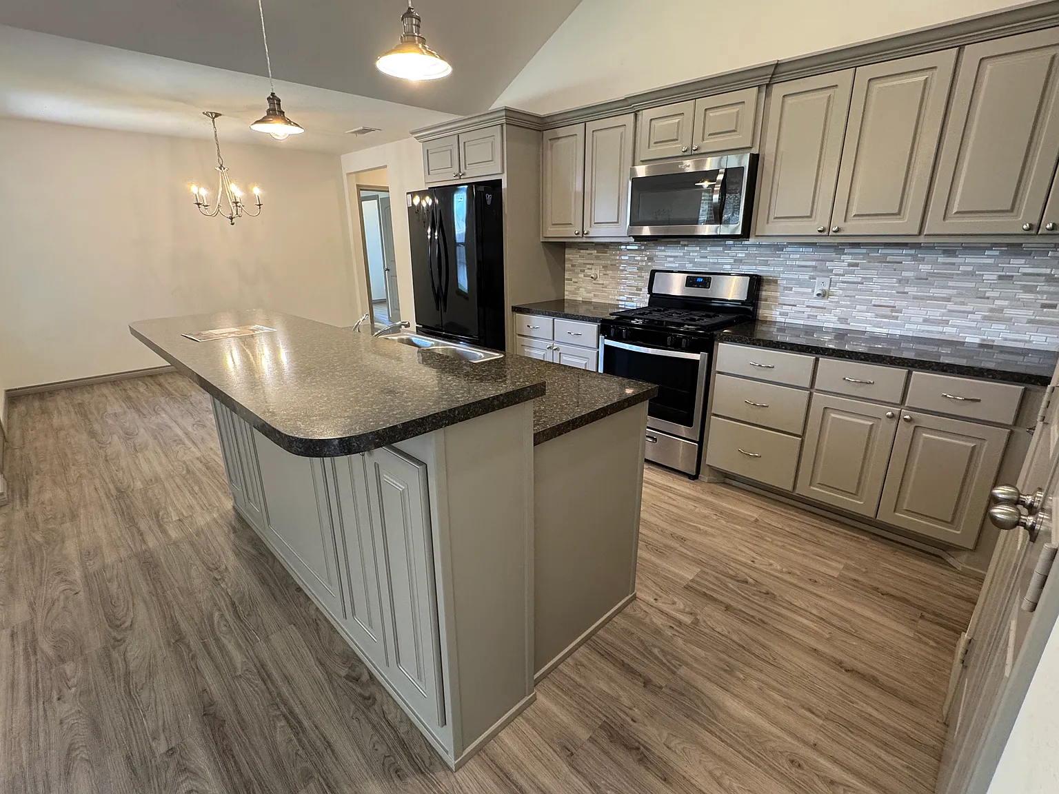 4 bed, 1762 sqft, $1,800 — Photo 4