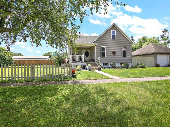 308 W Church Ave, Cissna Park, IL 60924