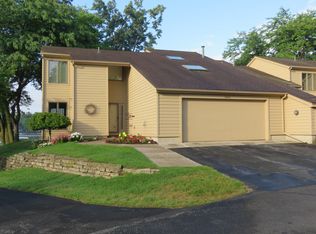 15800 Prospect Point Dr, Spring Lake, MI 49456