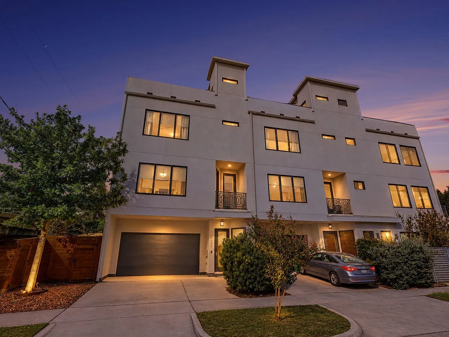 3 bed, 3.5 bath, 2582 sqft, $4,500 — Photo 1