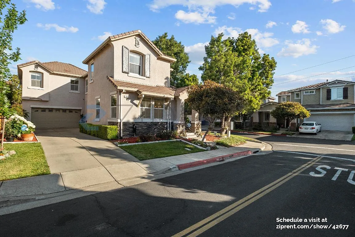 3 bed, 2.5 bath, 2125 sqft, $4,095 — Photo 2