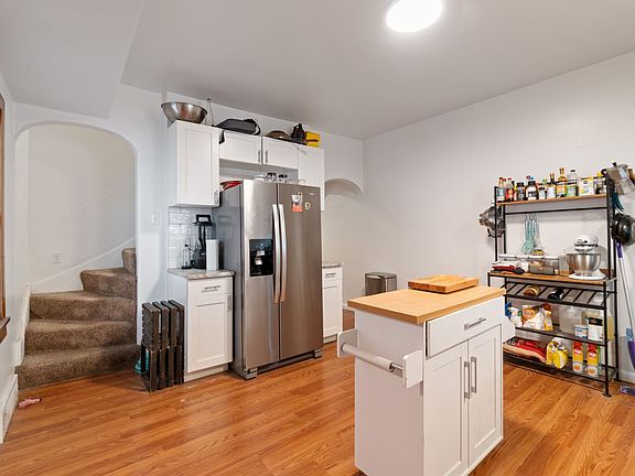 5th image of 146 Lincoln Ave