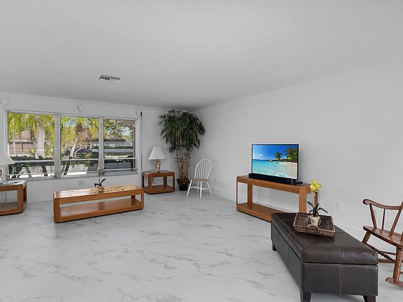 4th image of 178 Torrey Pnes