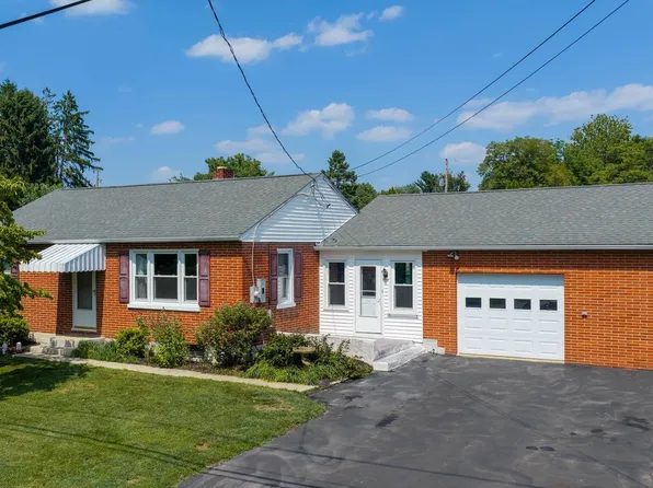9 Park Circle Dr, Lancaster, PA 17603