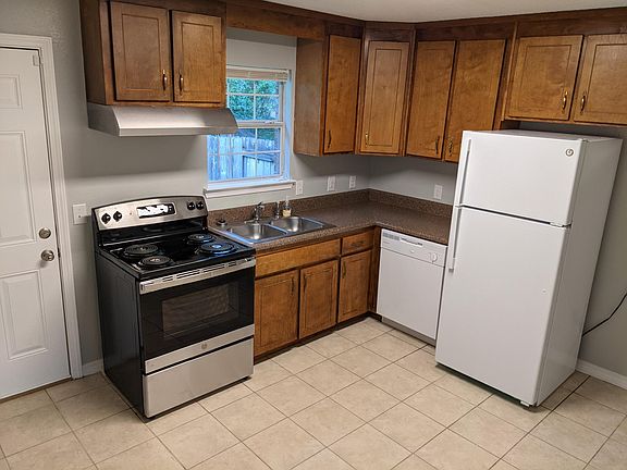 4th image of 1044 Peakview Dr