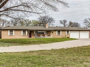 521 E Hampton Rd, Crowley, TX 76036