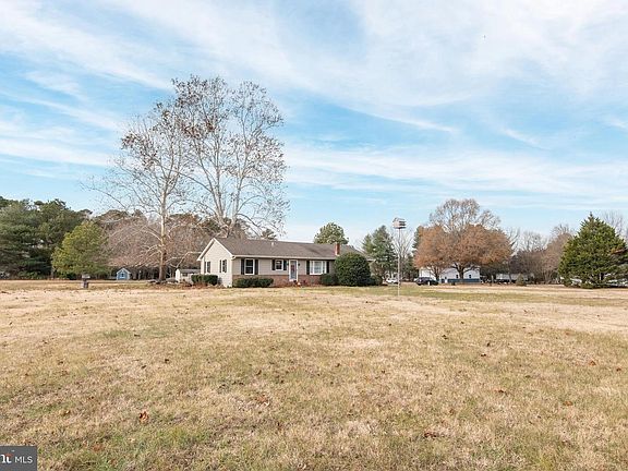 2nd image of 24383 Robins Creek Rd