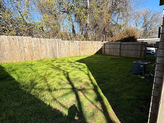 5th image of 117 Wildwood Ct APT C