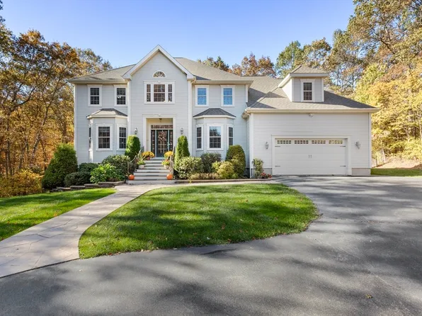 16 Hilltop Dr, Douglas, MA 01516