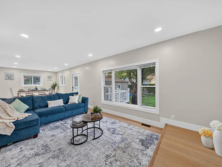 2115 E Hudson Ave — Photo 23