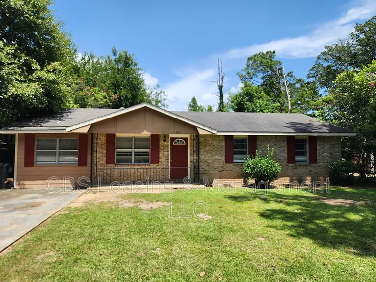 1406 Jackson Dr — Photo 1