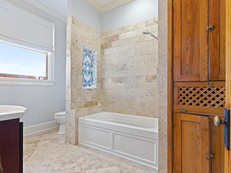 1806 Robert St — Photo 18
