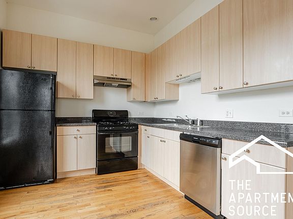 5th image of 2344 N Milwaukee Ave #2A