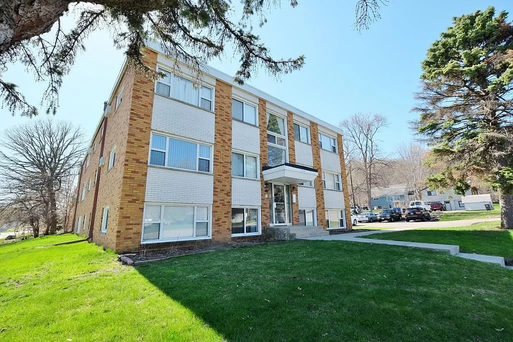 Rankin Apartments — Photo 1