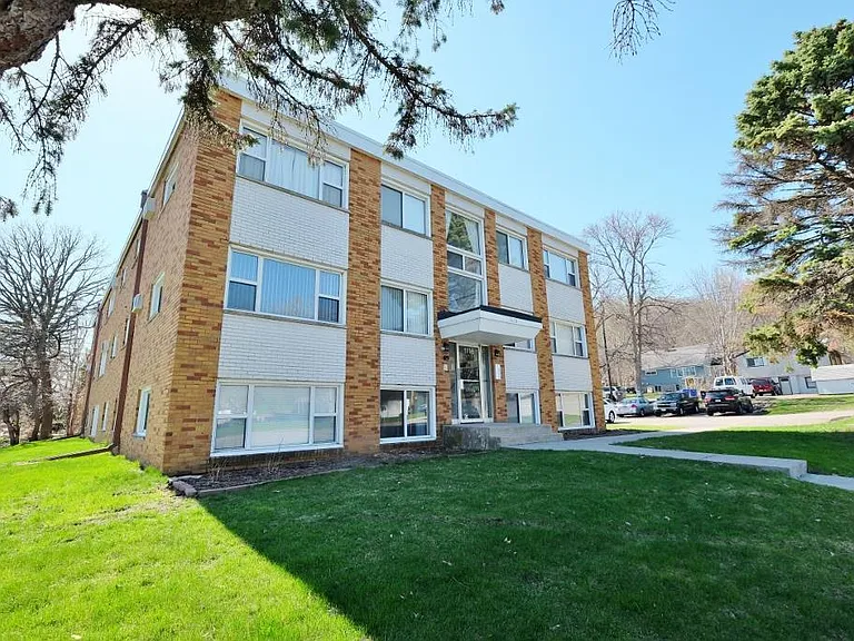 Rankin Apartments — Photo 1