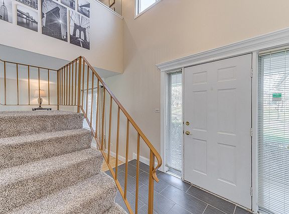 3rd image of 6718 Cherrytree Ave