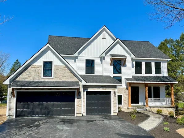 853 Pearse Road, Niskayuna, NY 12309