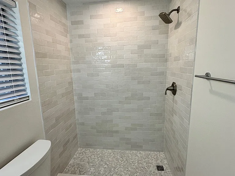 516 Arlington Dr #A5 — Photo 8